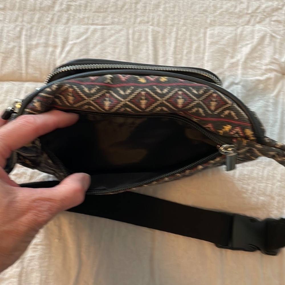 Wild Fable Fanny Pack/Crossbody Bag - Picture 5 of 6
